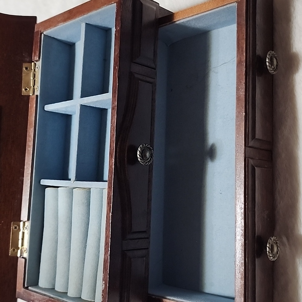 VINTAGE  WOODEN  JEWELRY BOX WITH MIRROR AND LID. HORSE 🐎 STICKERS. - Picture 6 of 11